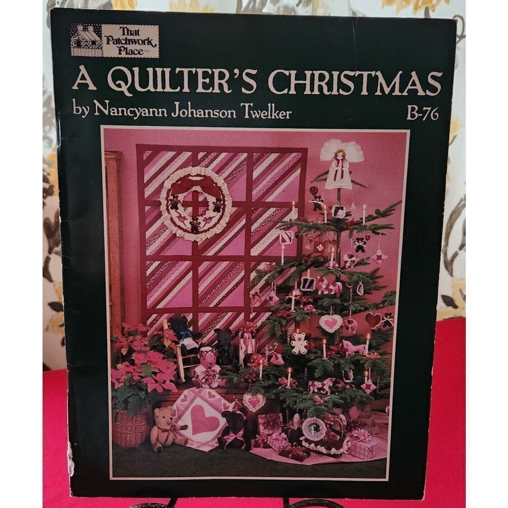 A Quilter's Christmas Patchwork Pattern Book 1984 Nancyann Johanson Twelker B-76
